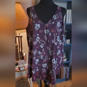 Plus Size 16 Floral Sleeveless V-Neck Top